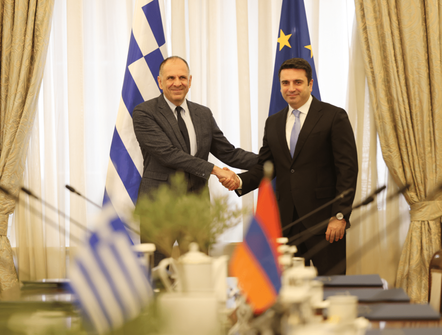 Alen Simonyan a attiré l&rsquo;attention du ministre grec des Affaires étrangères sur la question des Arméniens de l’Artsakh disparus ou illégalement détenus en Azerbaïdjan