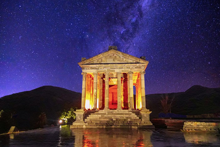 Soirée culturelle du Nouvel An en Arménie avec le spectacle « Temple des Lumières » sur le site antique du temple de Garni
