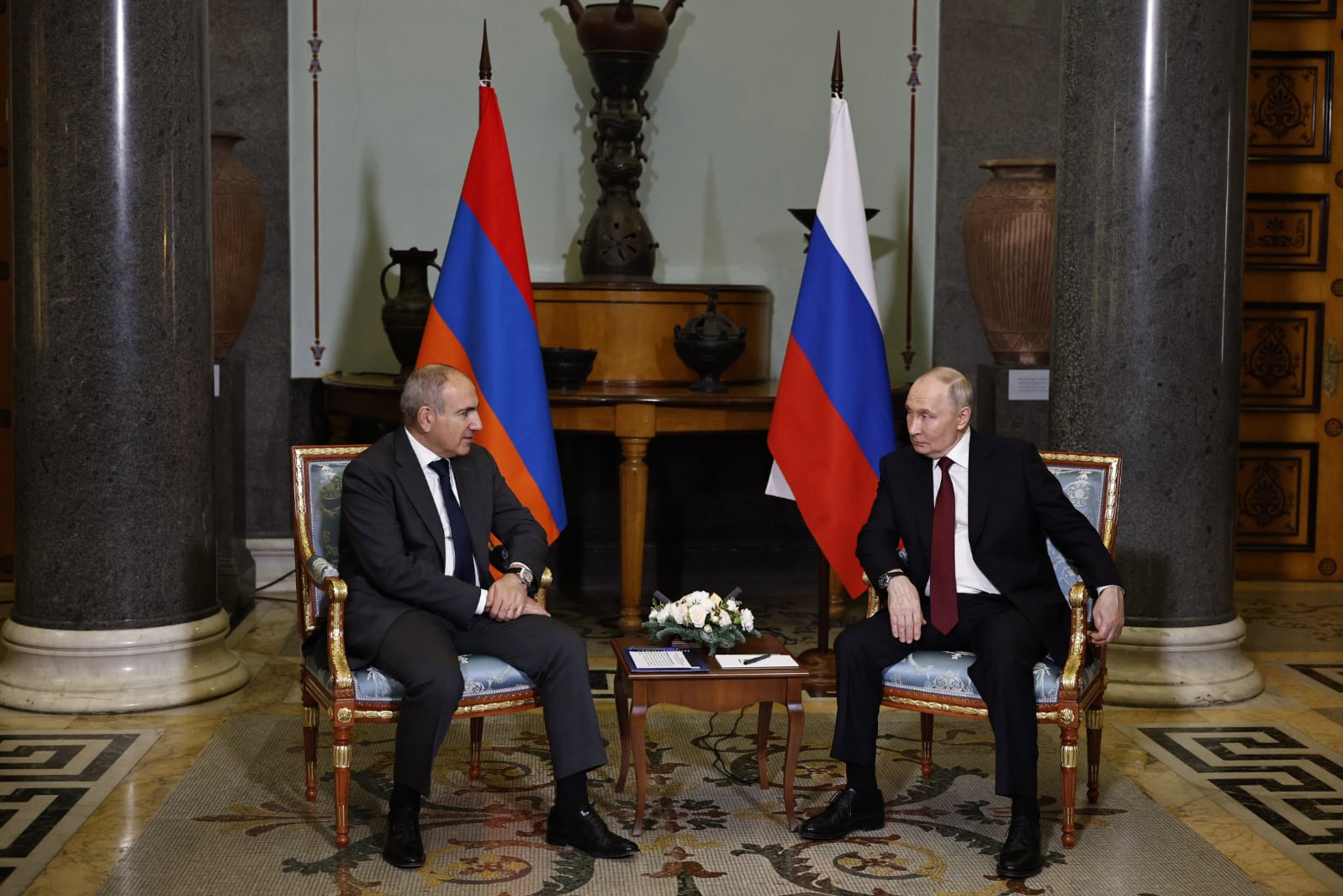 Décryptage – Nikol Pachinian a ouvert à Moscou un des couloirs de la « voie Trump », par Hakob Badalyan