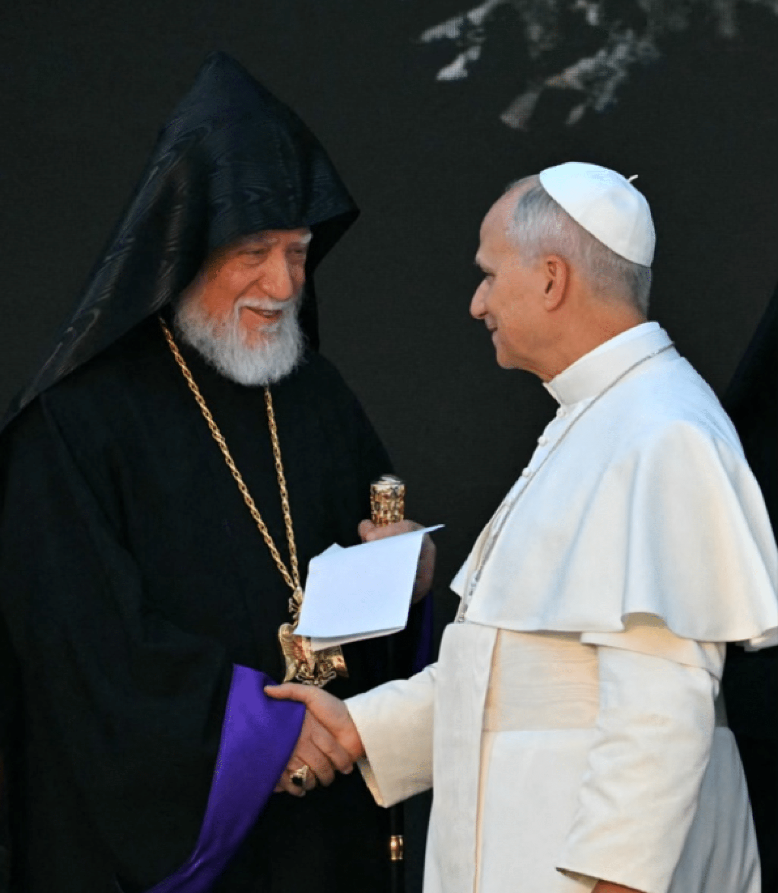 Le pape Léon XIV rencontre le Catholicos de la Grande Maison de Cilicie, Aram Ier lors de sa visite au Liban