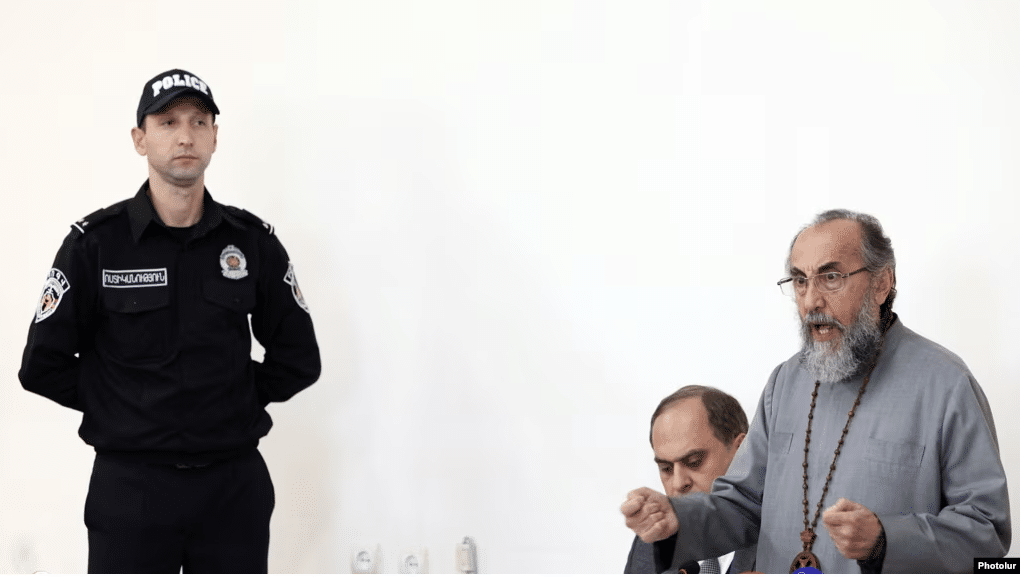 Les procureurs réclament une peine de prison plus longue pour l&rsquo;archevêque arménien