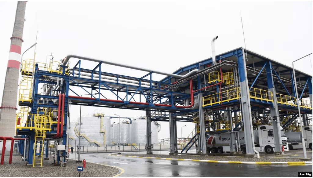 L&rsquo;Azerbaïdjan a envoyé jeudi un train chargé d&rsquo;essence vers l&rsquo;Arménie via la Géorgie, quatre mois après la conclusion des accords arméno-azerbaïdjanais à Washington.