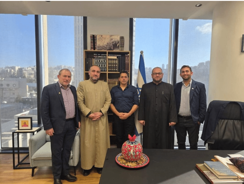 L&rsquo;évêque arménien exprime ses inquiétudes concernant le traitement réservé aux chrétiens lors d&rsquo;une réunion avec le ministre israélien de la Diaspora