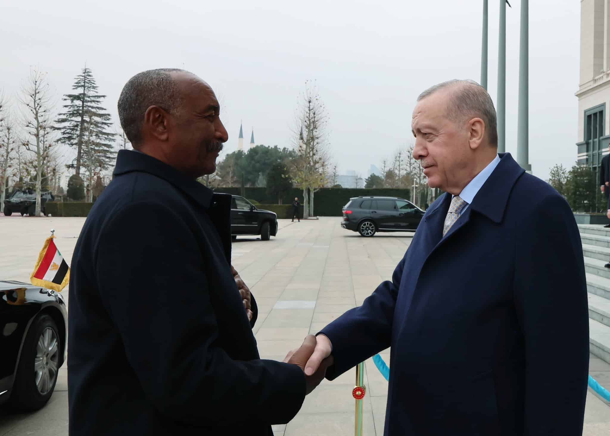 Turquie: Erdogan promet au dirigant du Soudan de renforcer son soutien
