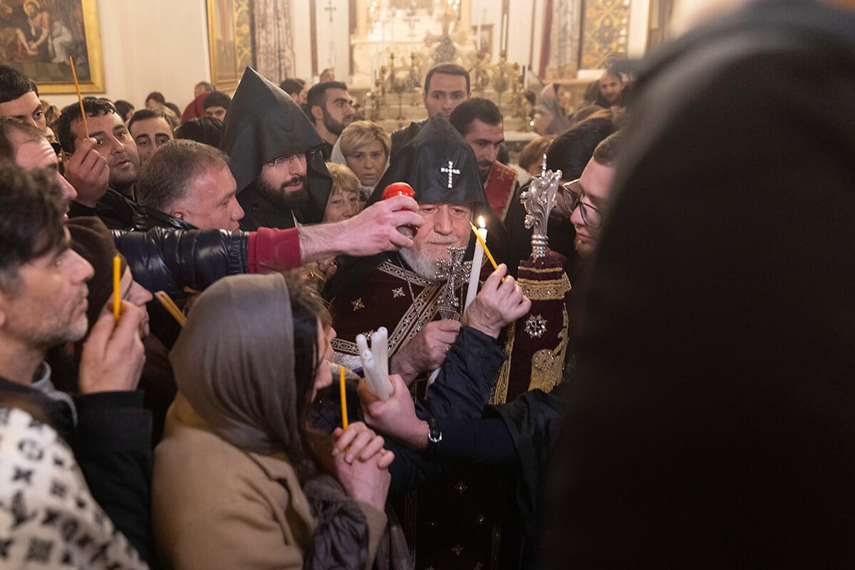 Noël arménien : la liturgie de la Vigile célébrée solennellement à Etchmiadzine sous la présidence de Karékine II