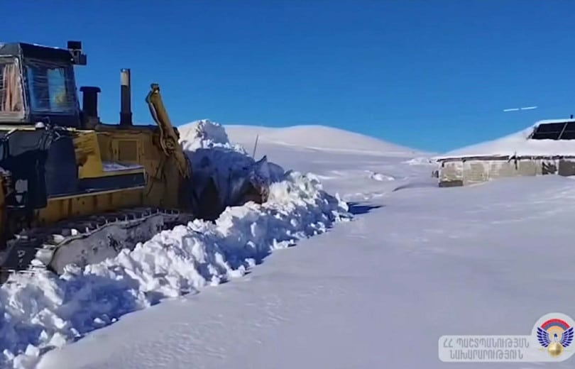 Déneigement continu des routes d&rsquo;accès aux positions de défense aux frontières de l’Arménie