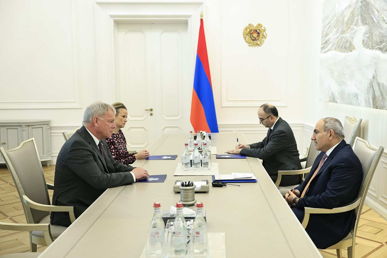 Le chef de la Mission d&rsquo;observation civile de l&rsquo;UE qui fait ses adieux à l’Arménie reçu par le Premier ministre arménien