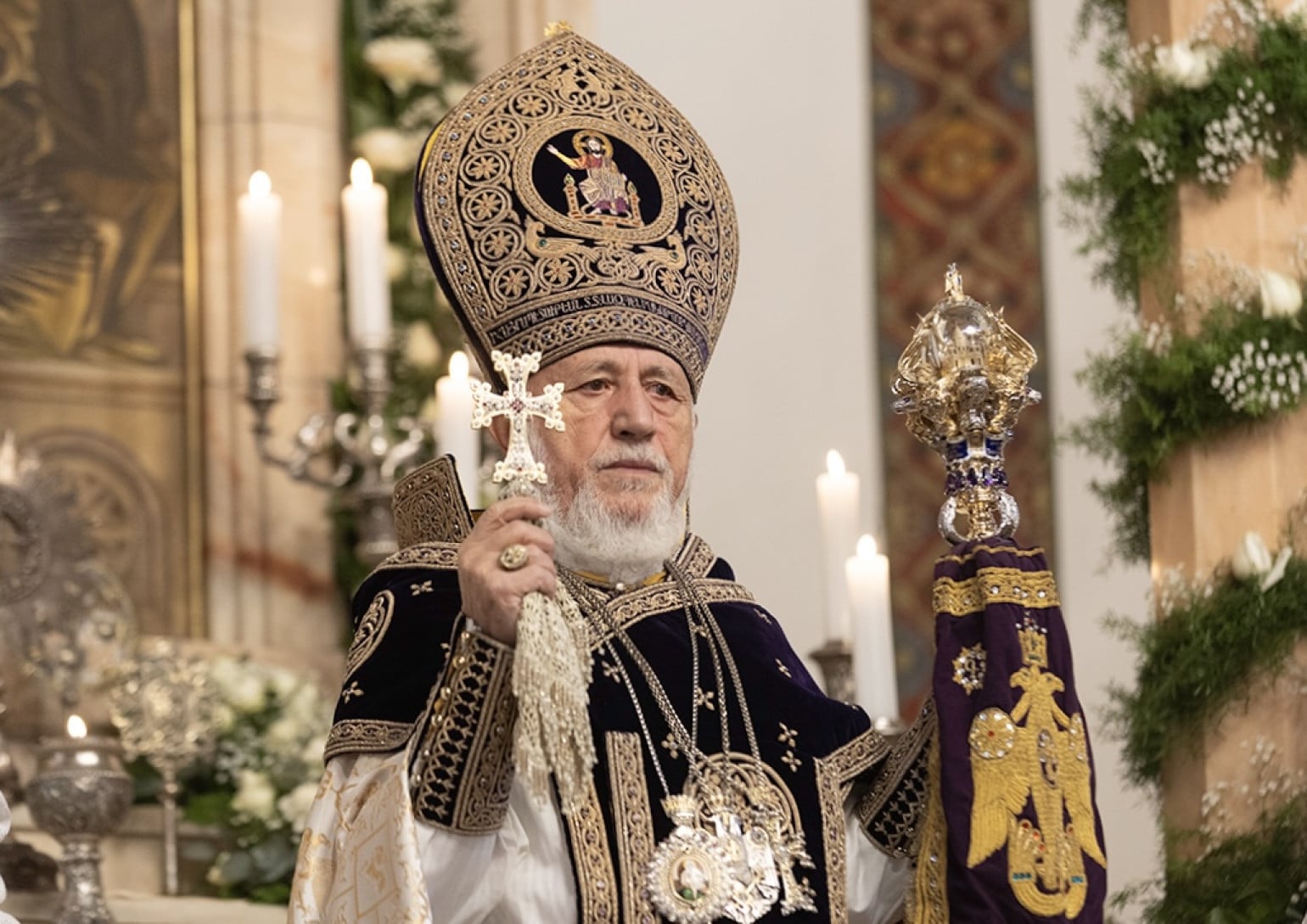 Message du Catholicos Karékine II d’Etchmiadzine à l’occasion de la Nativité : Malgré les actes illégaux et contraires aux Écritures, notre Sainte Église, avec son peuple pieux, demeure forte et inébranlable, fidèle à sa vocation et à sa mission divine
