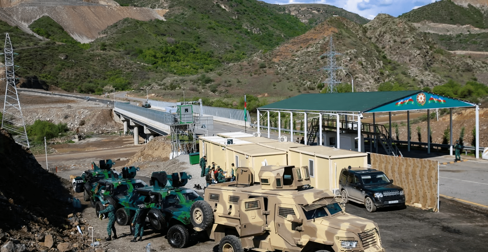 Le retour de quatre prisonniers Arméniens et le transfert de deux mercenaires en Syrie sont deux événements sans lien affirme le Premier ministre arménien