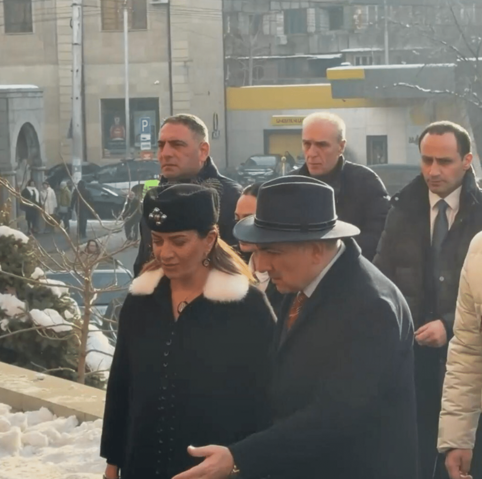 Nikol Pachinian a assisté à la messe de Noël avec son épouse et des membres de son équipe à l&rsquo;église Saint-Grégoire-l&rsquo;Illuminateur de Yerevan
