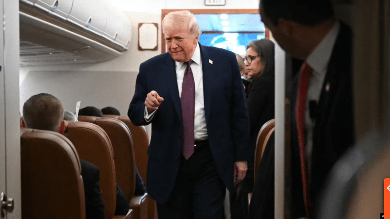 Trump affirme que l&rsquo;Iran cherche à négocier face aux menaces militaires américaines et à la hausse du nombre de morts lors des manifestations