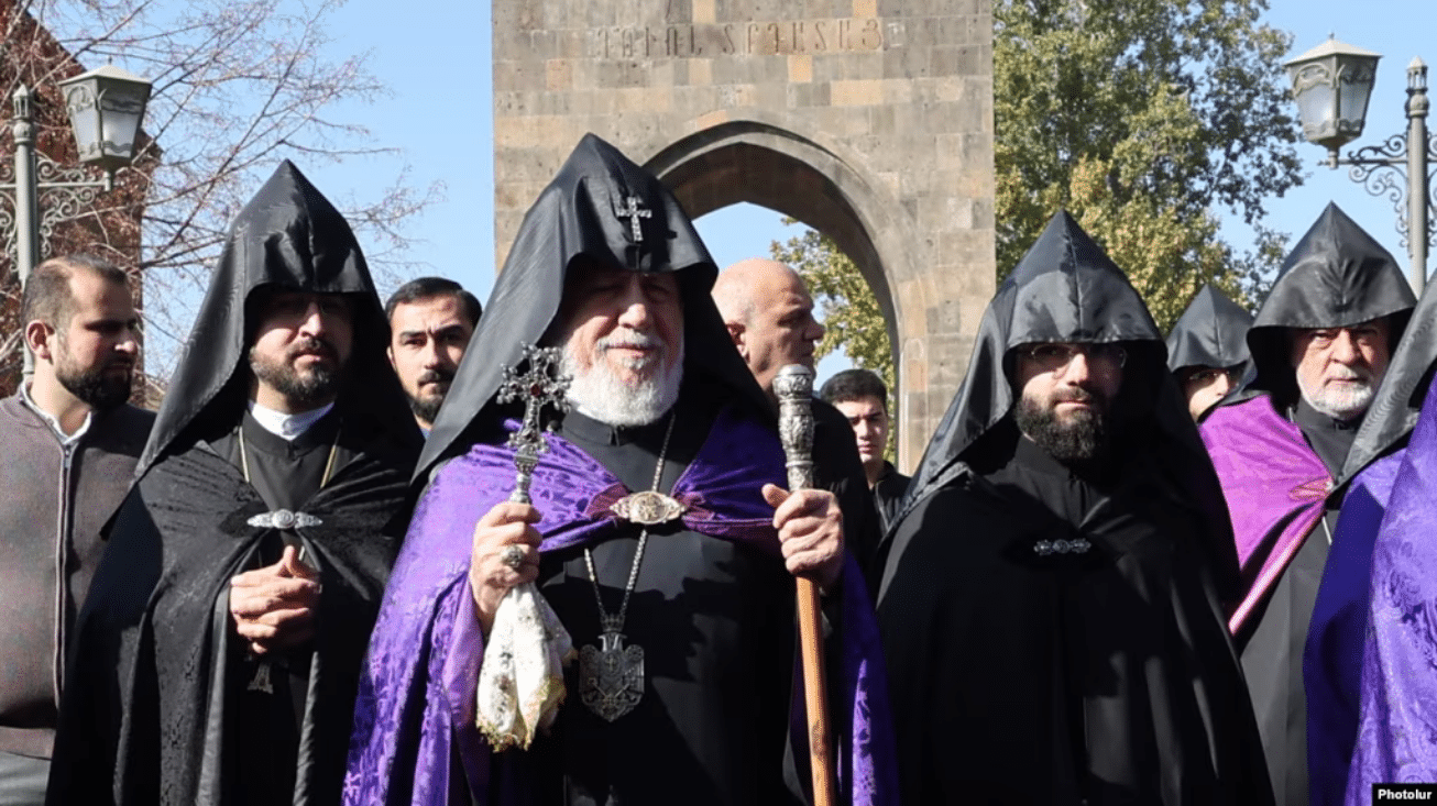 Le catholicos et les évêques « contraints » de se réunir à l&rsquo;étranger