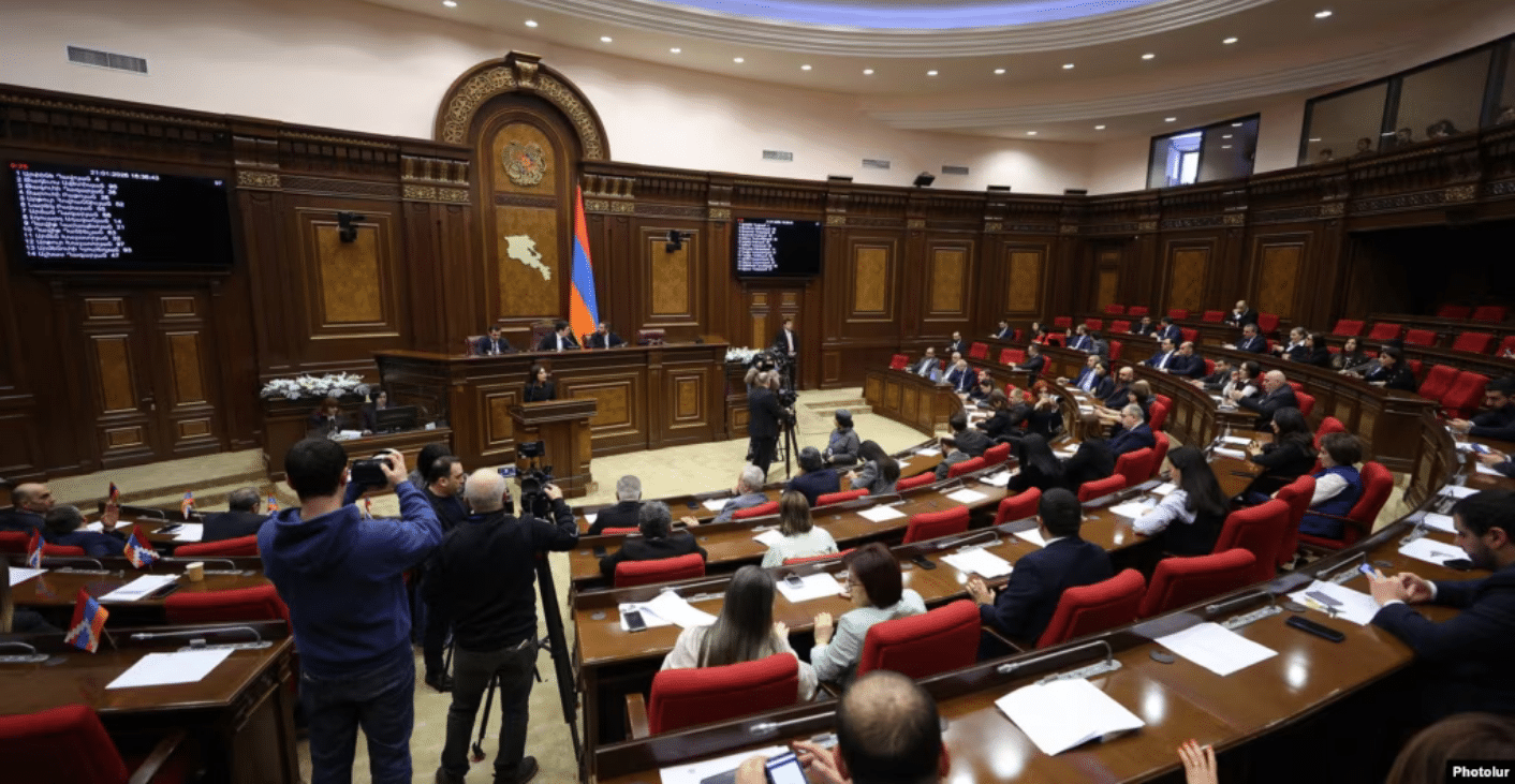 Le Parlement approuve des restrictions sur les observateurs électoraux locaux