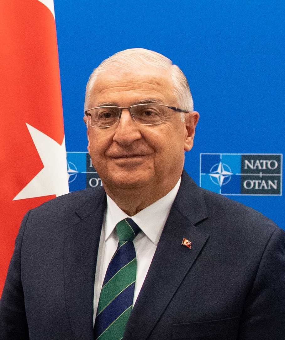 Ankara demande à tous les groupes armés kurdes, « y compris en Syrie », de déposer les armes