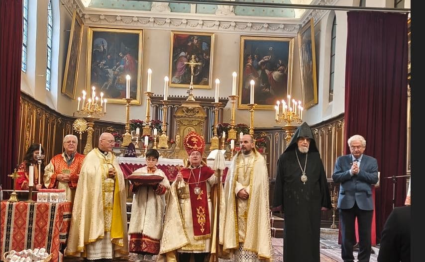 Messe et déjeuner de l&rsquo;Epiphanie à la Cathédrale Arménienne Catholique de Paris