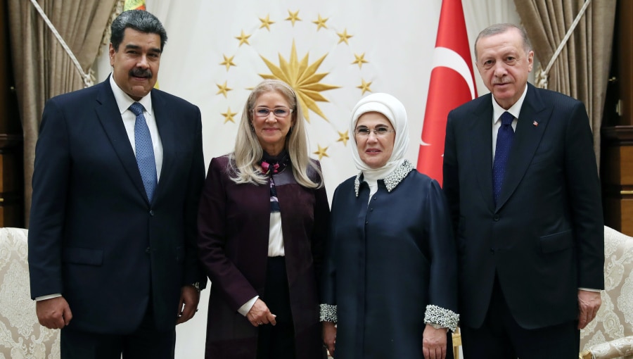 Erdogan critiqué en Turquie pour son silence sur l’arrestation de Maduro qui était pourtant un allié