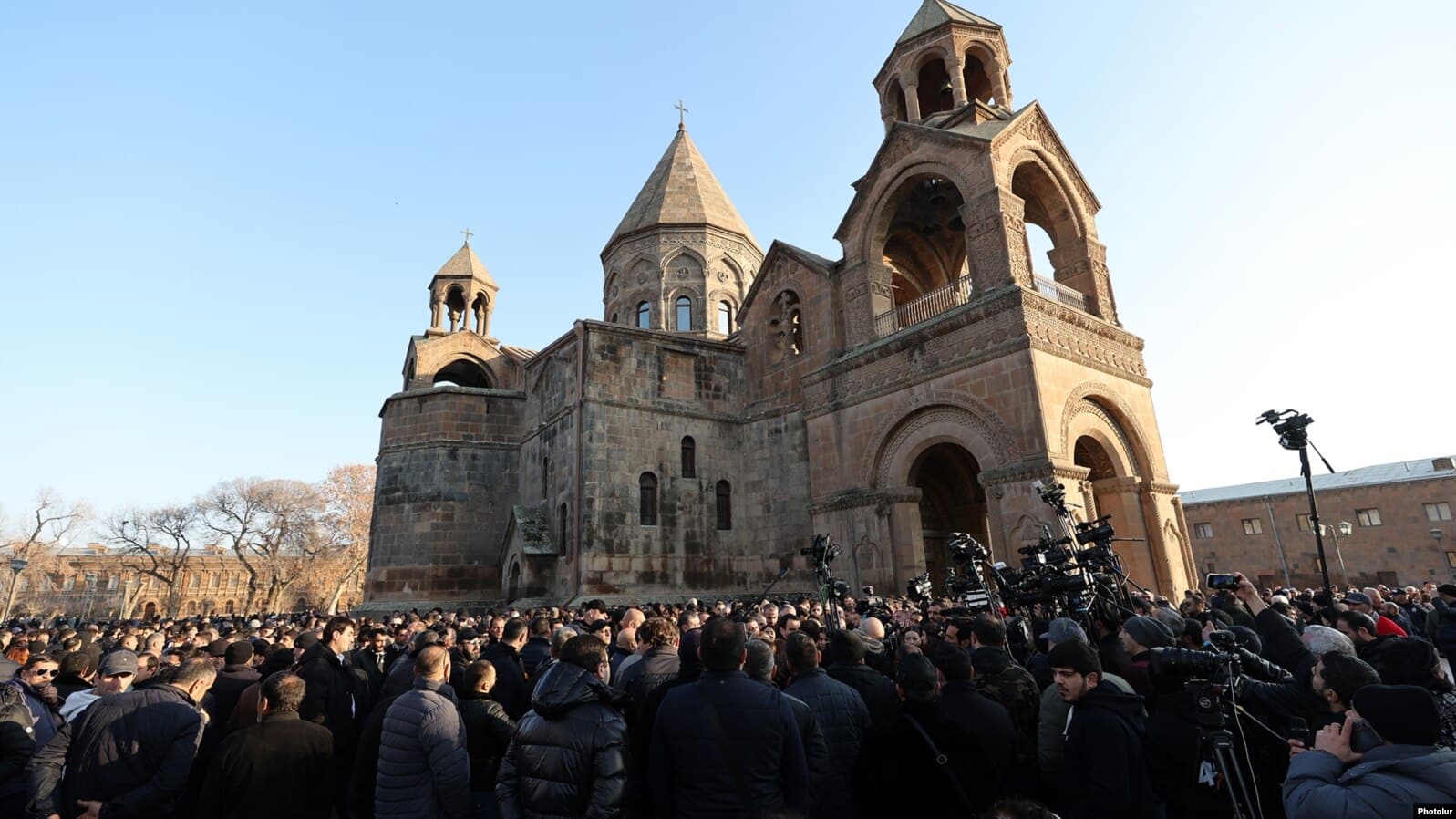Les observateurs occidentaux condamnent la répression du gouvernement contre l&rsquo;Église arménienne