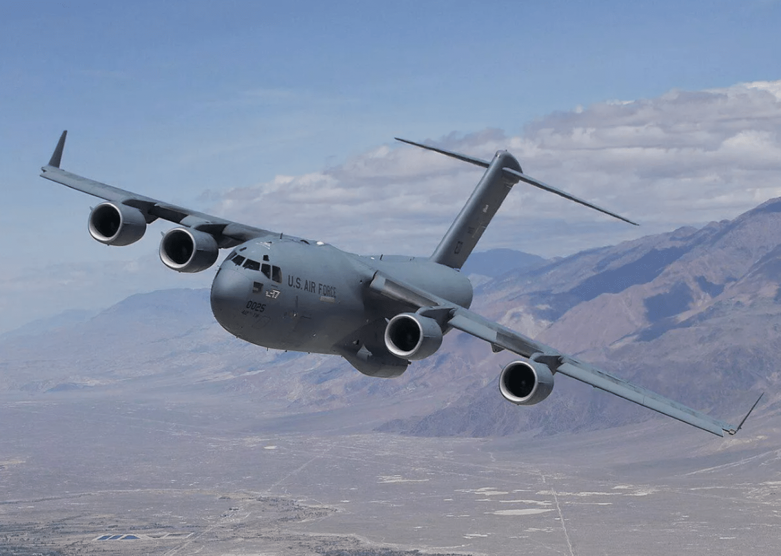 Au moins 20 avions de transport de l&rsquo;US Air Force sont arrivés à Yerevan à Bakou avant la visite de de J.D. Vance