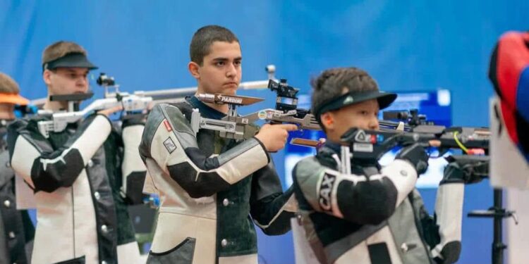 Le tireur David Khachatryan (Arménie) établit un record d&rsquo;Europe de ti carabin à air comprimé 10 m et devient champion U16