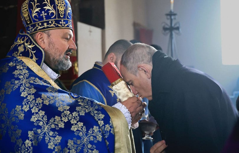 Nikol Pachinian était ce dimanche à la messe à l&rsquo;église Sourp Asdvadzadzine (Sainte-Vierge) à Mrgashat dans la région d’Armavir