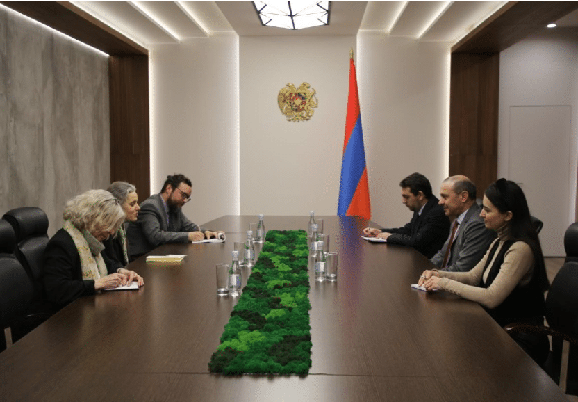 Le haut responsable de la sécurité arménien et l&rsquo;envoyé de l&rsquo;UE discutent de l&rsquo;agenda bilatéral et de la paix régionale