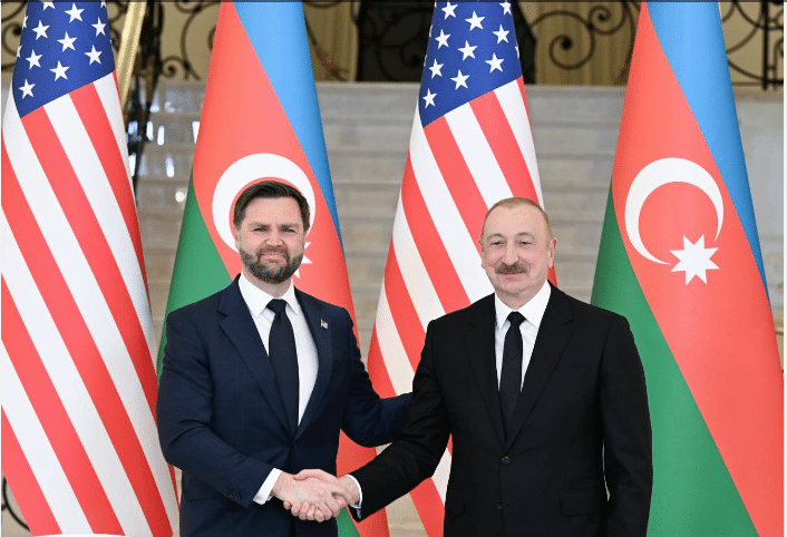 Le vice-président américain JD Vance signe un accord stratégique avec l&rsquo;Azerbaïdjan