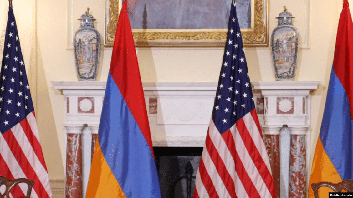 La visite de Vance à Erevan : il est question d’énergie nucléaire, de minerais et du projet TRIPP