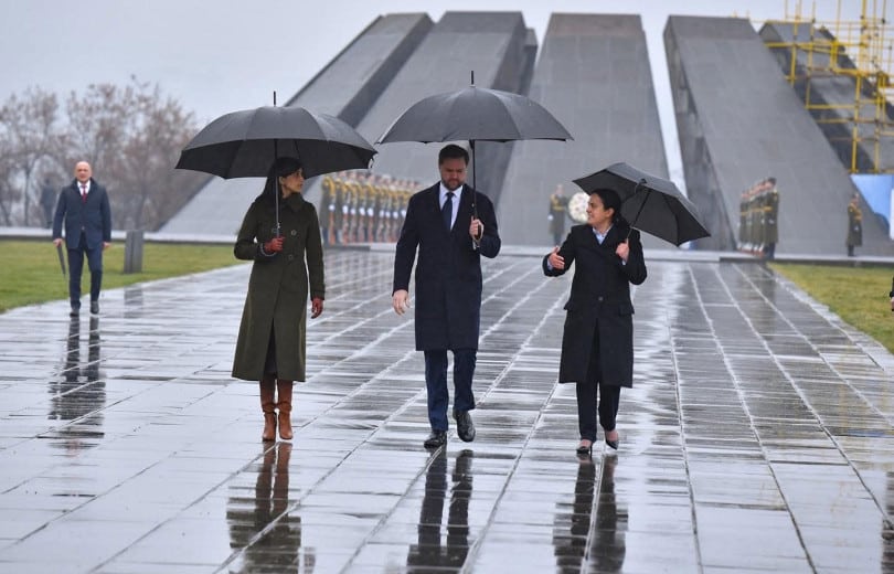 Offrir un tel livre à Vance était un acte de provocation	affirme le Premier ministre arménien qui s’est exprimé sur la décision de limoger Edita Gzoyan