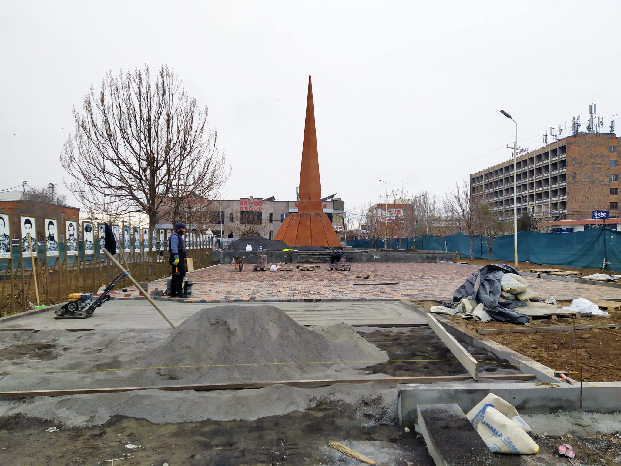 Rénovation à Armavir (Arménie) du monument aux morts et disparus de la Première Guerre de l&rsquo;Artsakh