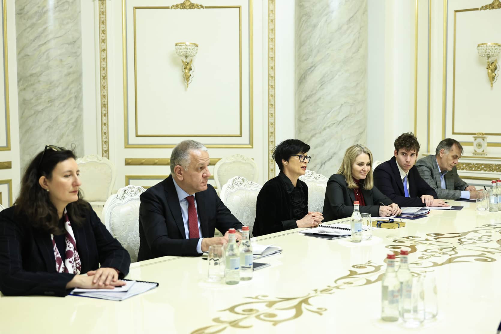 Une responsable de l&rsquo;UE souligne l&rsquo;importance croissante des voies commerciales du Caucase du Sud