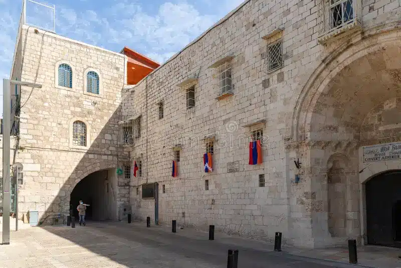 Un fragment de roquette tombe près du quartier arménien de Jérusalem, aucun blessé