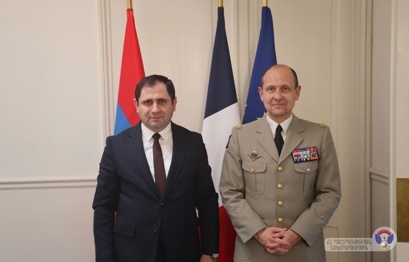 Suren Papikyan et Vincent Giraud ont discuté de la coopération franco-arménienne en matière de défense
