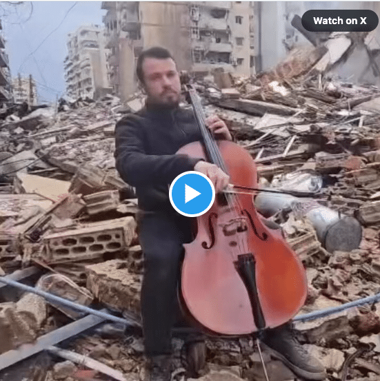 Le violoncelliste libanais Mahdi Saheli interprète Khatchatourian