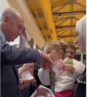 Karina Karapetyan : Le généreux Erodogan