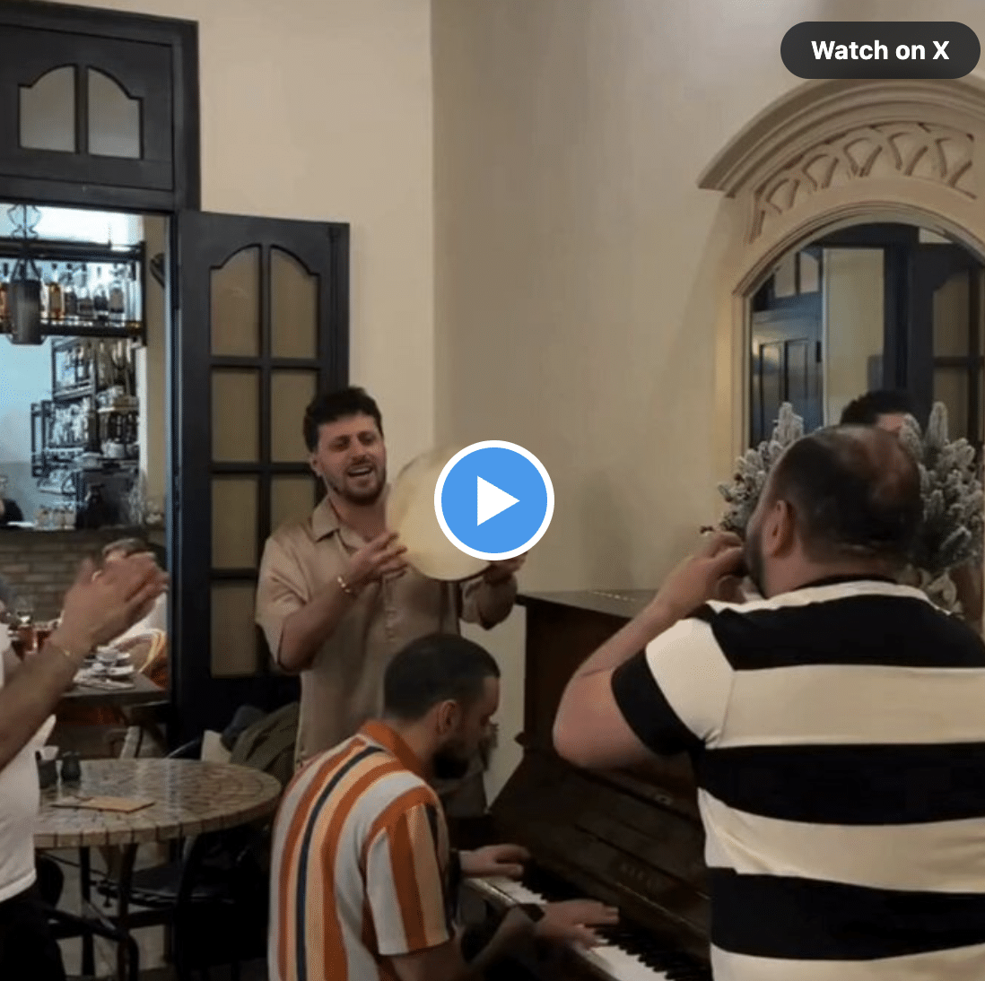 Quelque part à Nha Trang, au Vietnam, dans un restaurant appelé « Restaurant Armenia »