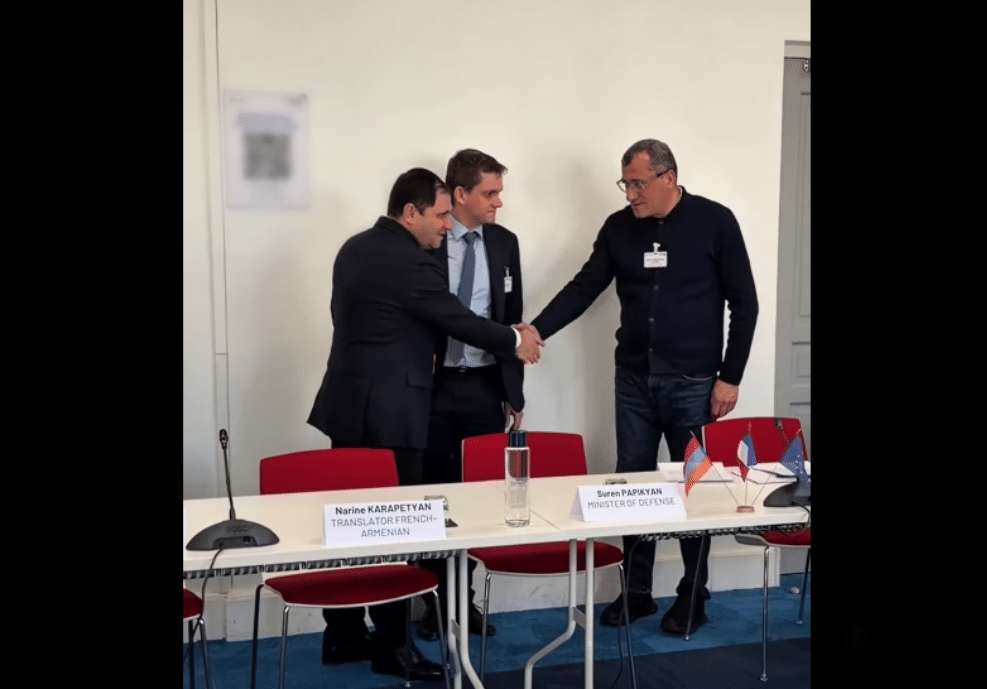 Le ministre de la Défense Papikyan rencontre des représentants d&rsquo;entreprises françaises du secteur de la défense