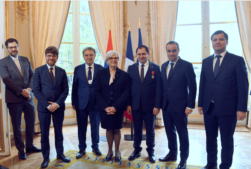 Souren Papikyan décoré de la Légion d’honneur : Paris consacre le rapprochement stratégique avec Erevan