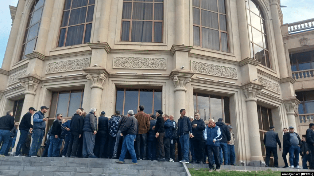 Les accusations contre des responsables et employés de la mairie de Gyumri alourdies