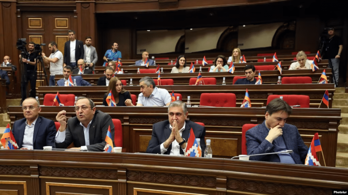 N. Pachinian accusé de « faire chanter » les électeurs à l&rsquo;approche des élections