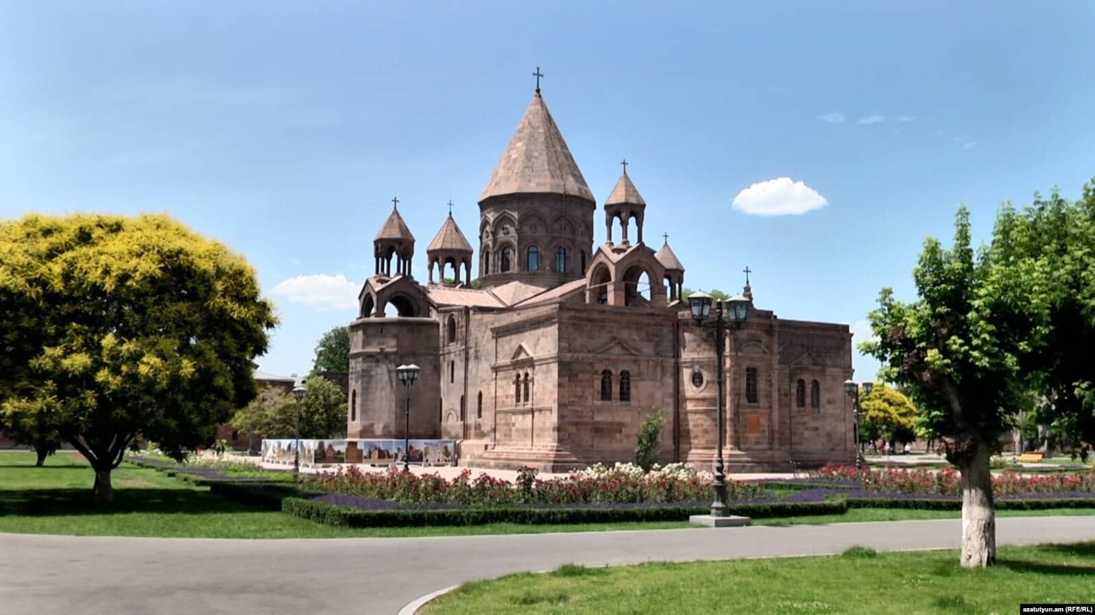 Le Saint-Siège ne parvient pas à construire un centre « Tumo » à Etchmiadzin : le maire issu du parti au pouvoir a suspendu le projet