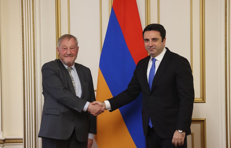 Alen Simonyan a attiré l&rsquo;attention de la délégation du Sénat français sur la question des prisonniers de guerre Arméniens en Azerbaïdjan