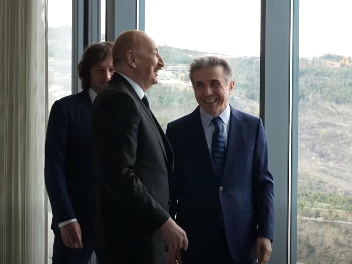 La visite d’Aliev à Tbilissi met en lumière les coulisses du pouvoir en Géorgie