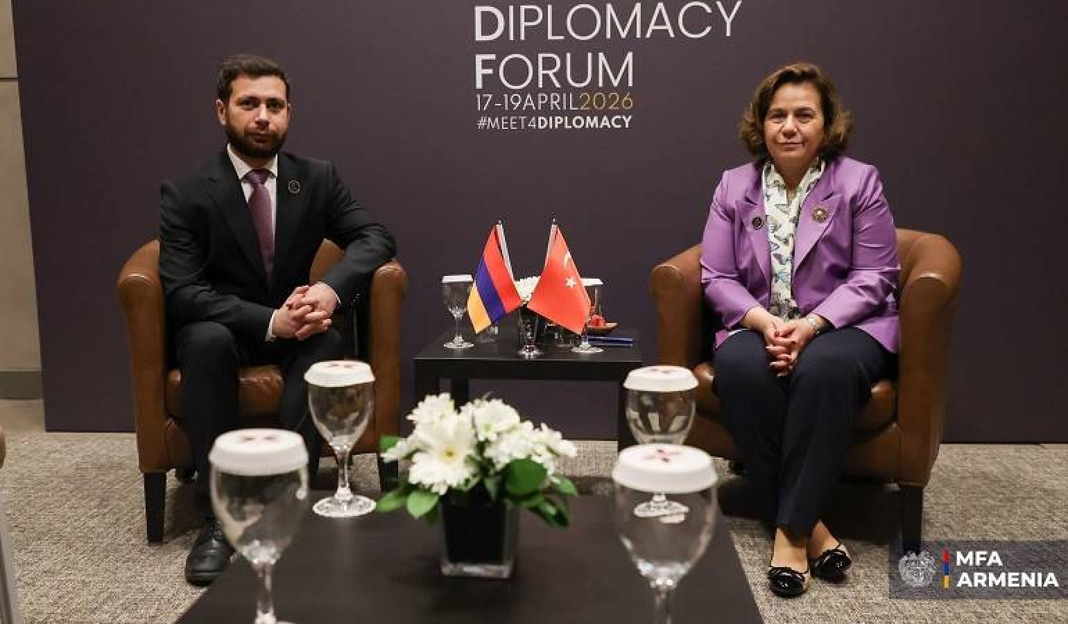 Vahan Kostanyan et la vice-ministre turque des Affaires étrangères discutent des opportunités de mise en œuvre de projets renforçant la connectivité bilatérale et régionale