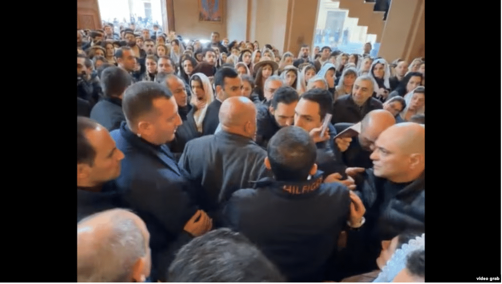 Pachinian justifie le coup porté à David Minasian, un membre de son équipe ironise