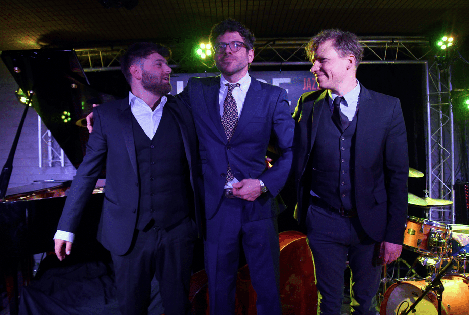 Reportage – Ode Trio rayonne au Sunside par son humour et son enthousiasme communicatif