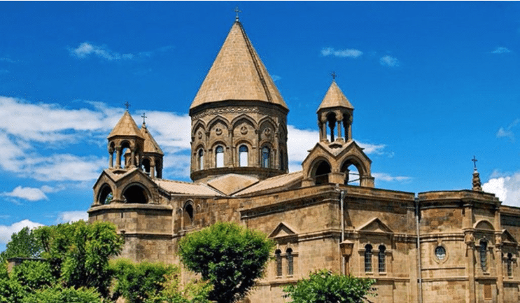 Opinion – Le parti de Pashinyan devrait être exclu des élections de juin pour violation de la Constitution, par Harut Sassounian