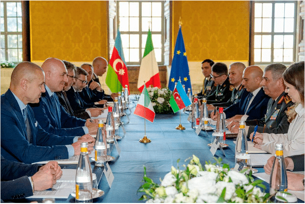 Rome-Bakou : l’Italie assume ses liens militaires avec l’Azerbaïdjan