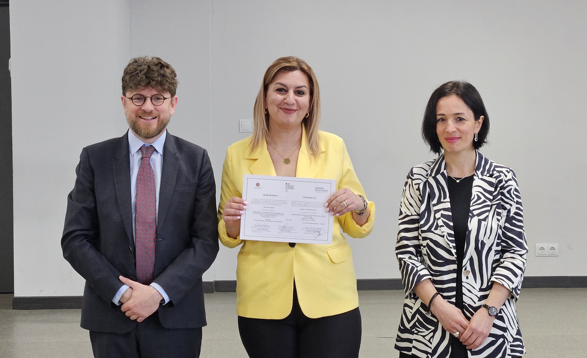 Olivier Decottignies : Remise de leur certificat à 22 formatrices de langue française