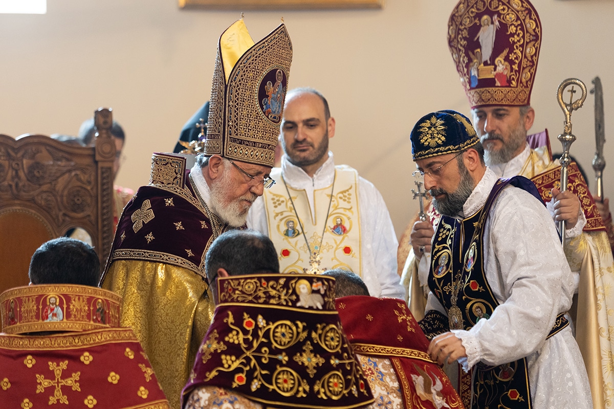 Ordination et consécration épiscopales au Saint-Siège d’Etchmiadzine