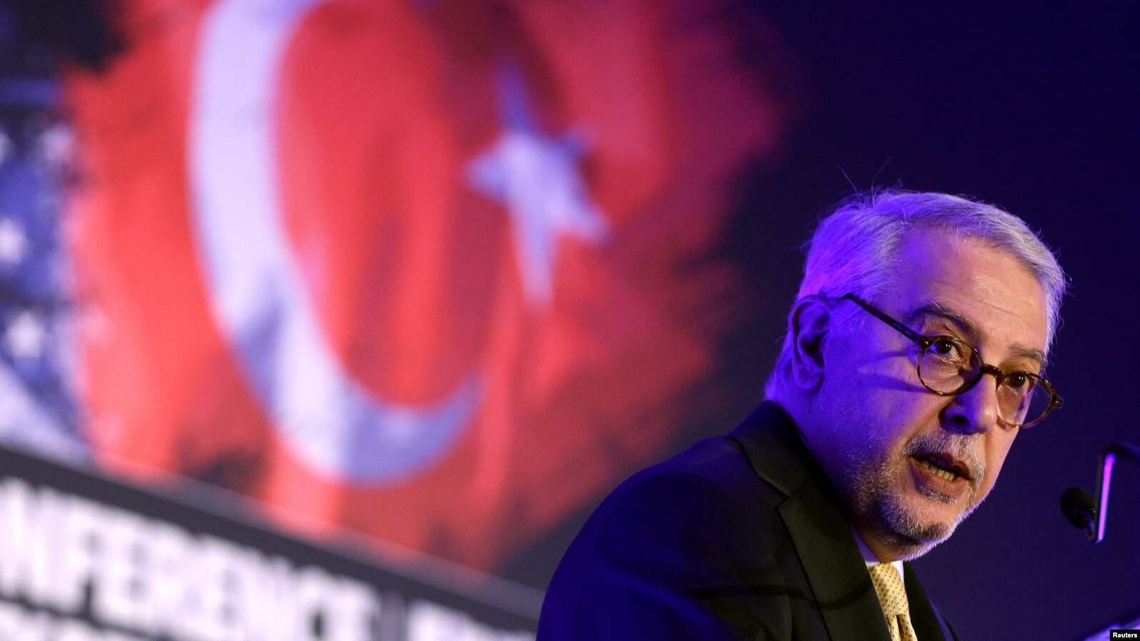 Serdar Kılıç se rendra également en Arménie